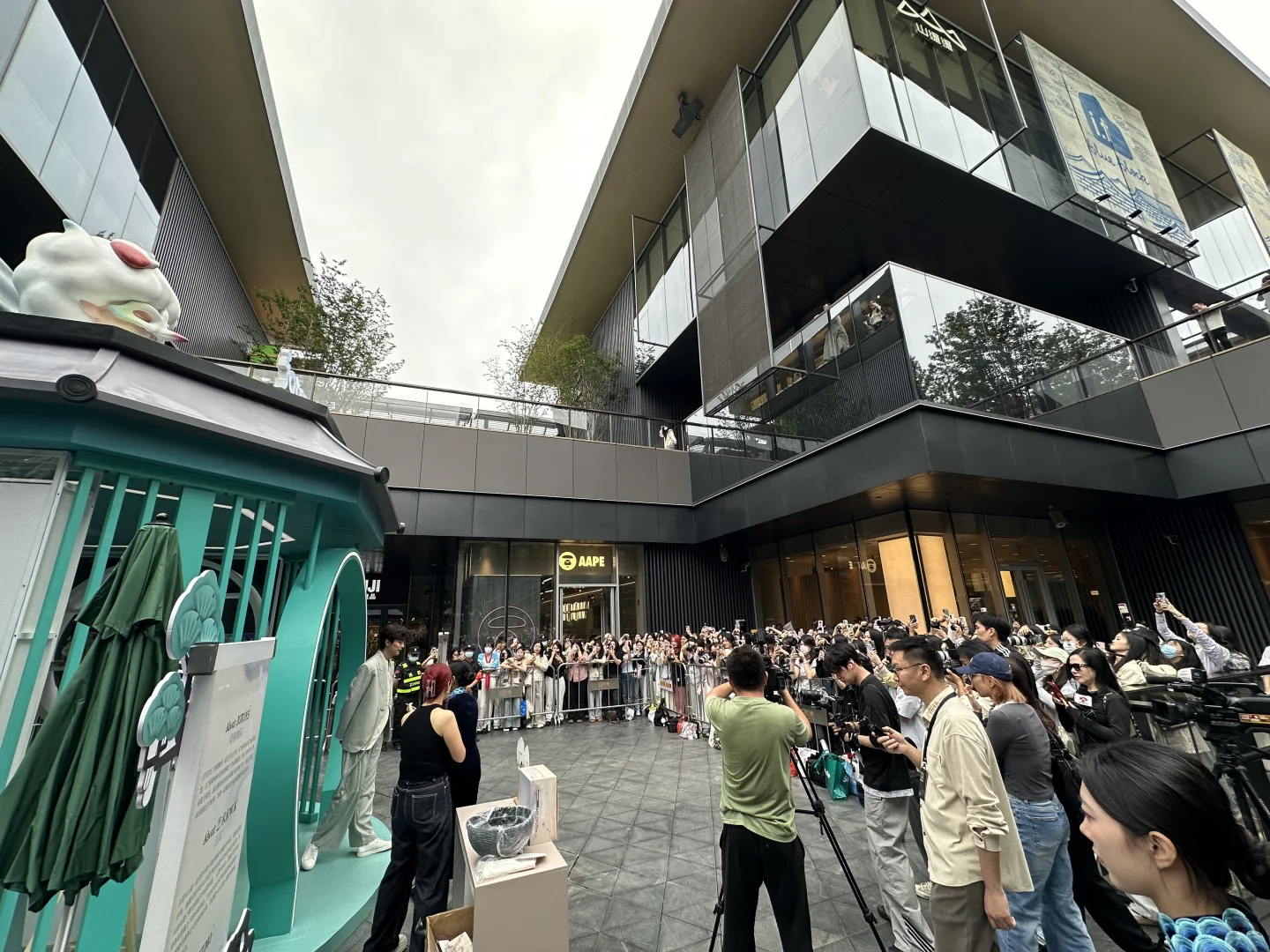 在YUMO云梦展会看见王敬轩了！啊啊啊！！