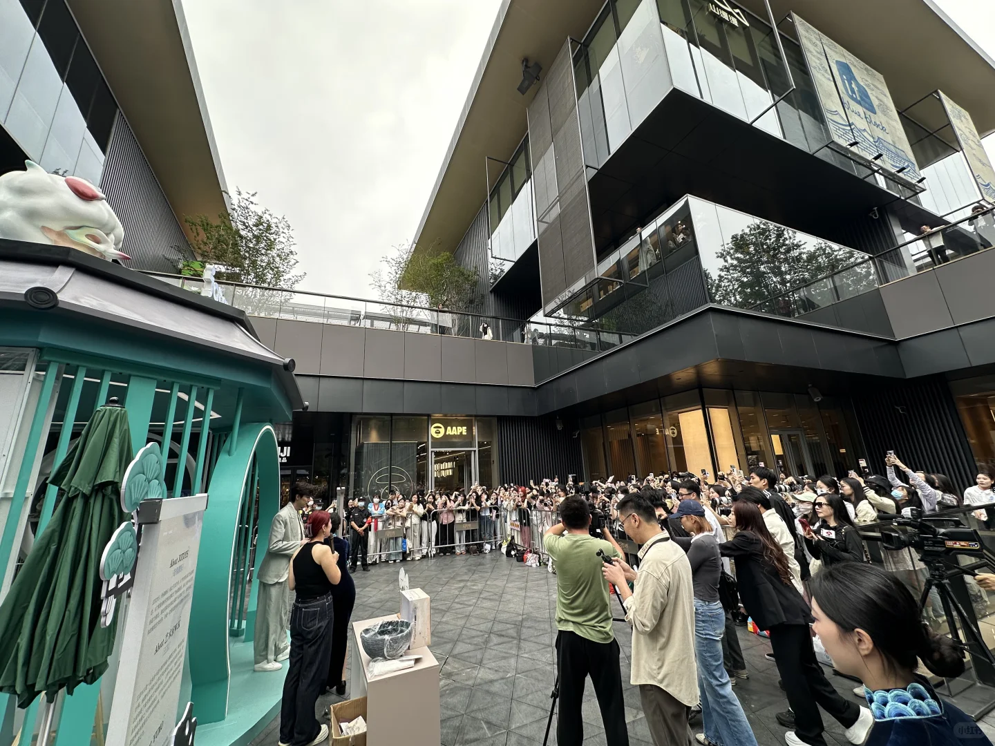 在YUMO云梦展会看见王敬轩了！啊啊啊！！