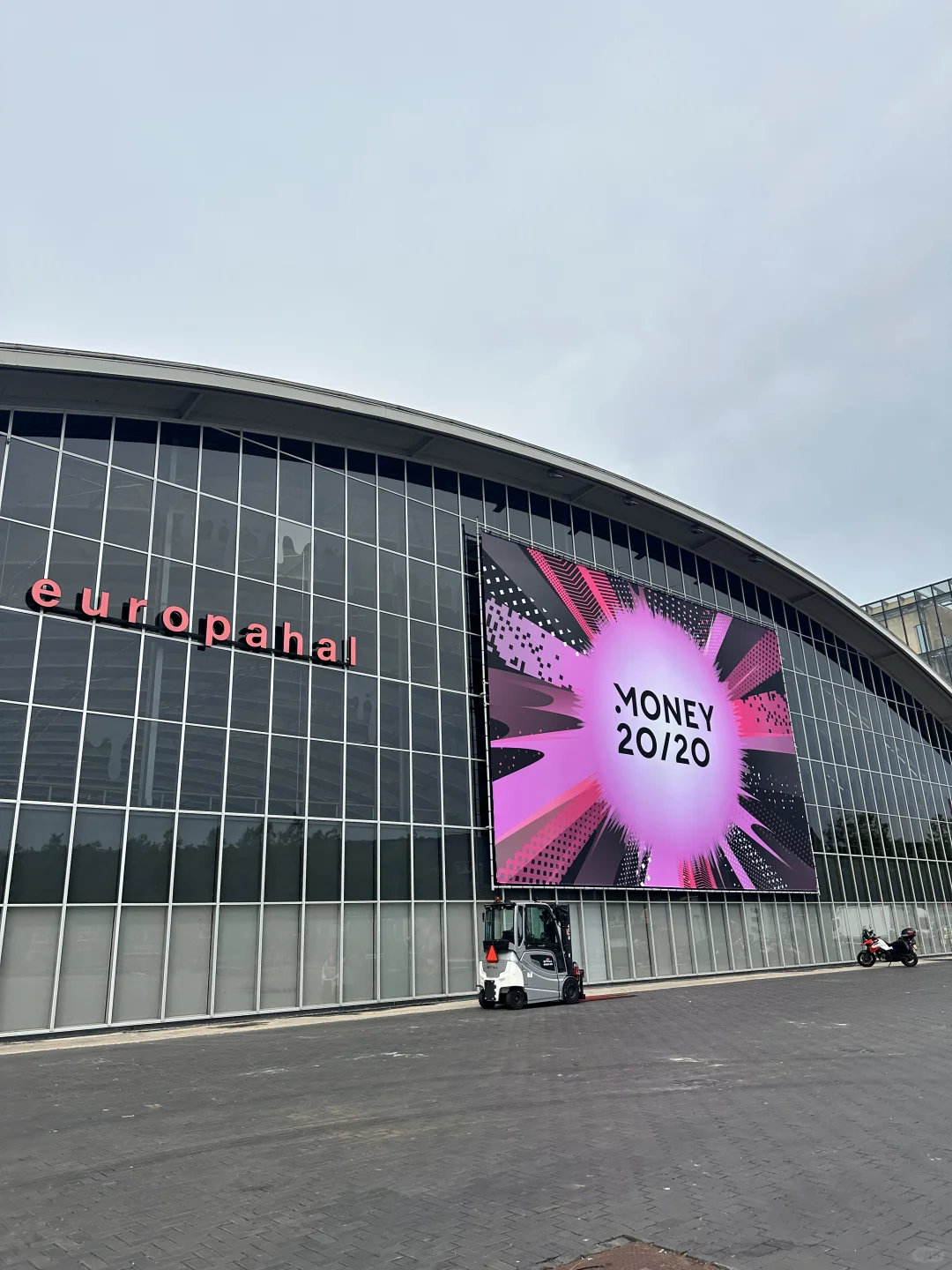 你好，我是荷兰女工头??‍♀️ 展会搭建