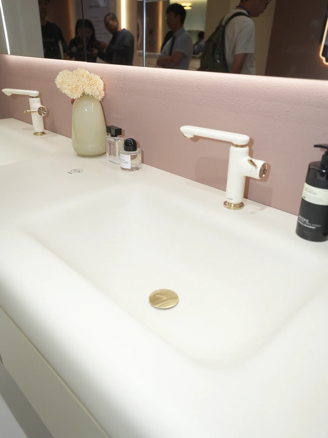 上海厨卫展 | 浪鲸卫浴，科技与艺术的碰撞?