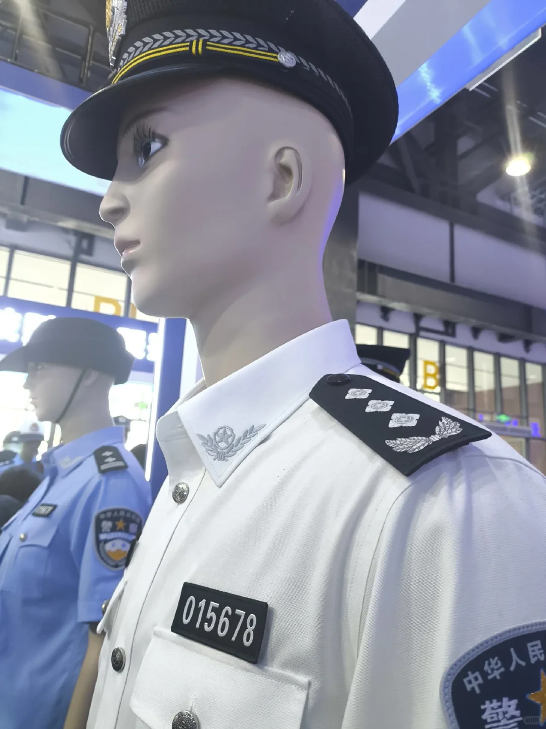 警博会新警服眼前一亮