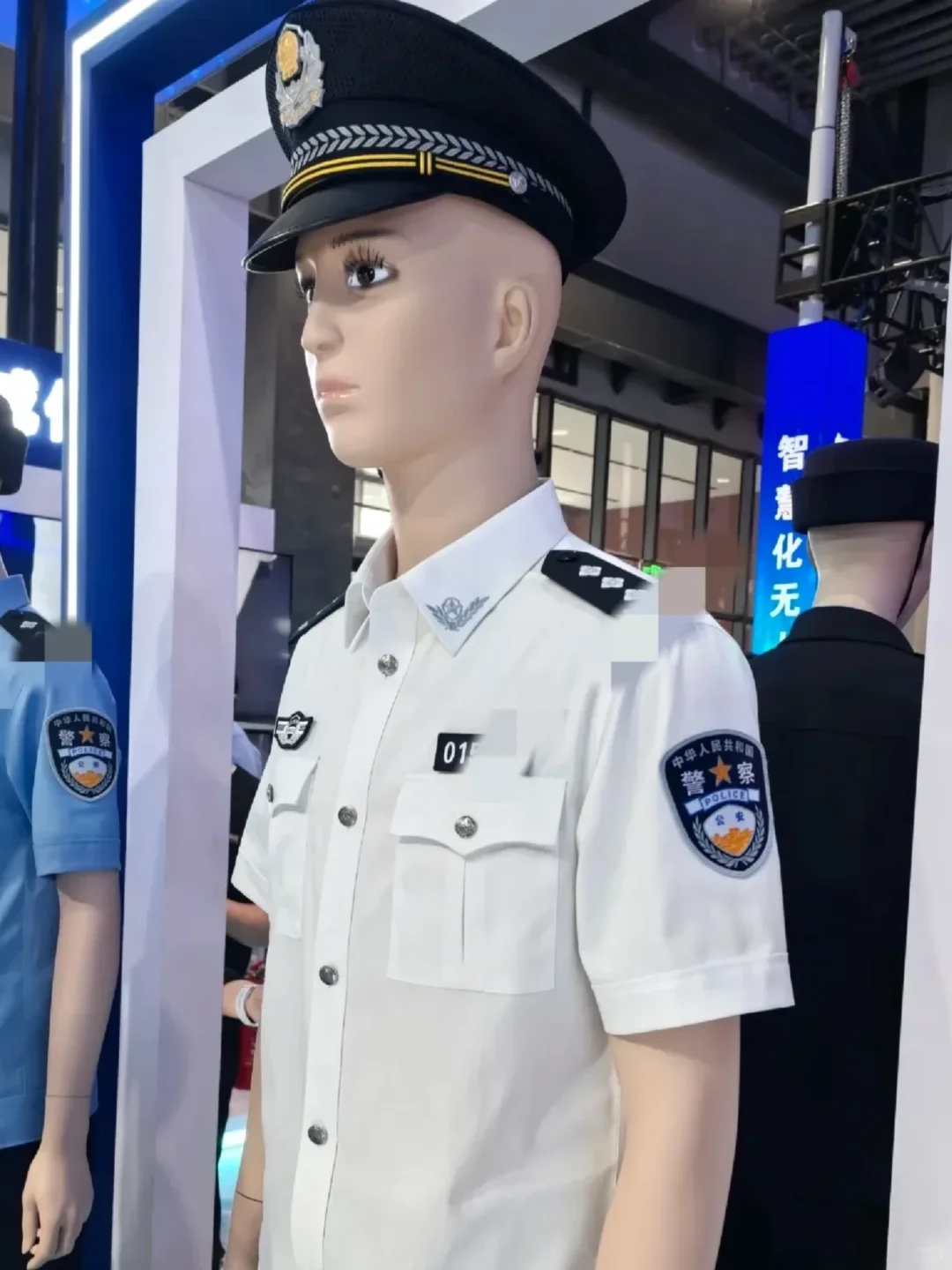 警博会新警服眼前一亮