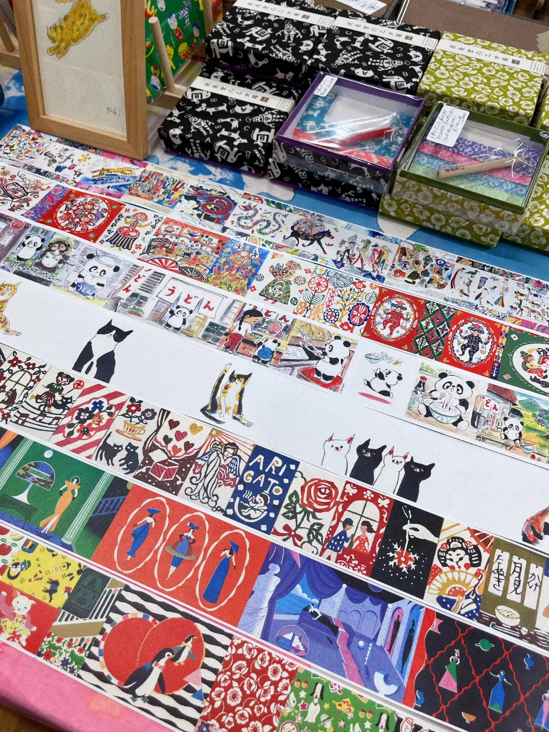 纸博的每个展台都被精心布置得像一个艺术品