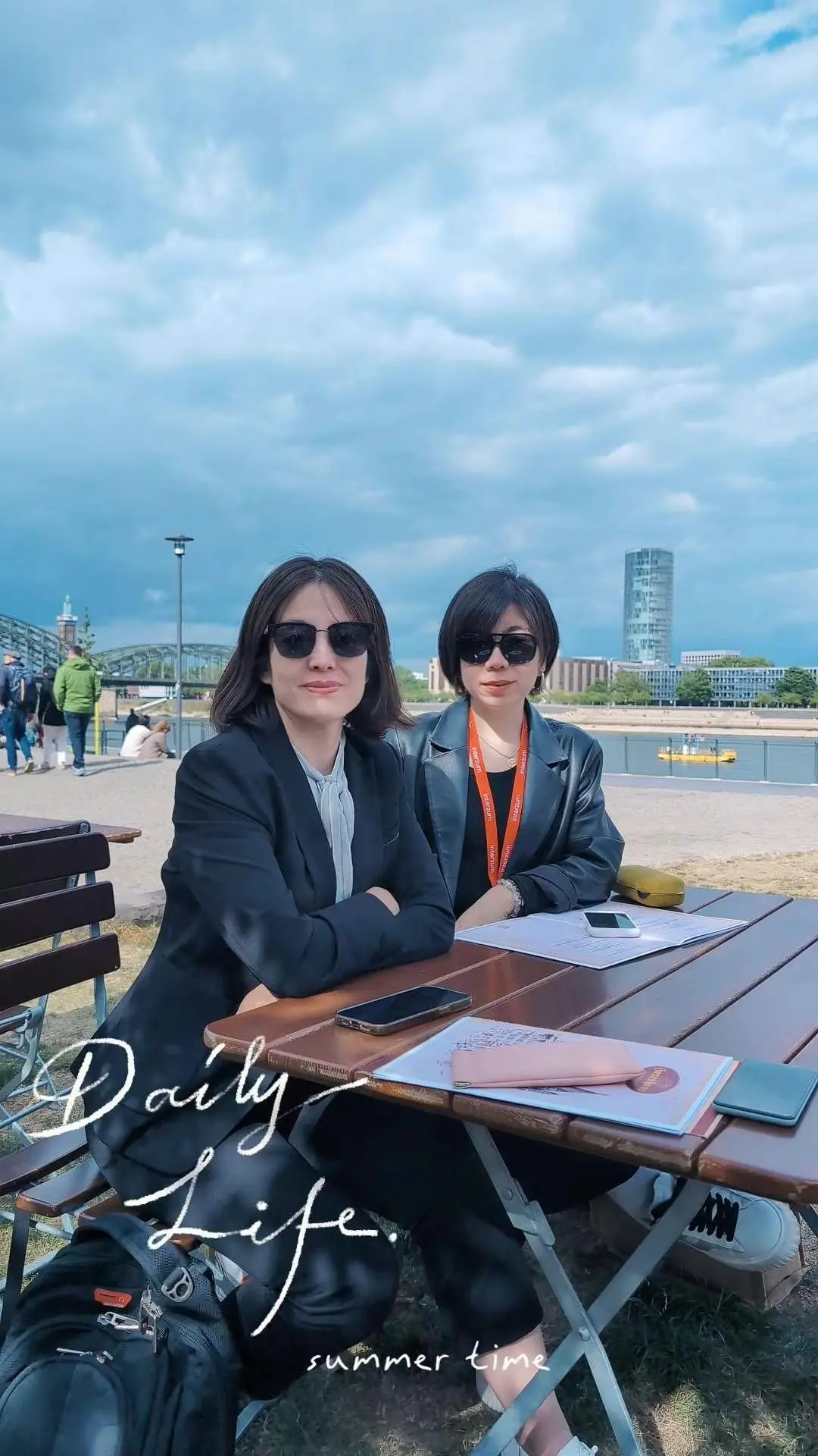 展会上少了女人，真不知道得多无聊?