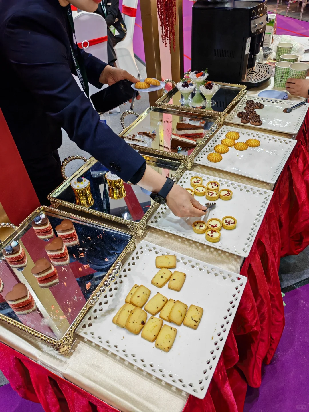 免费领的太多，我都拿不动了