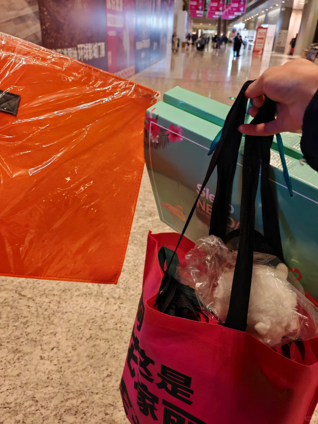 免费领的太多，我都拿不动了