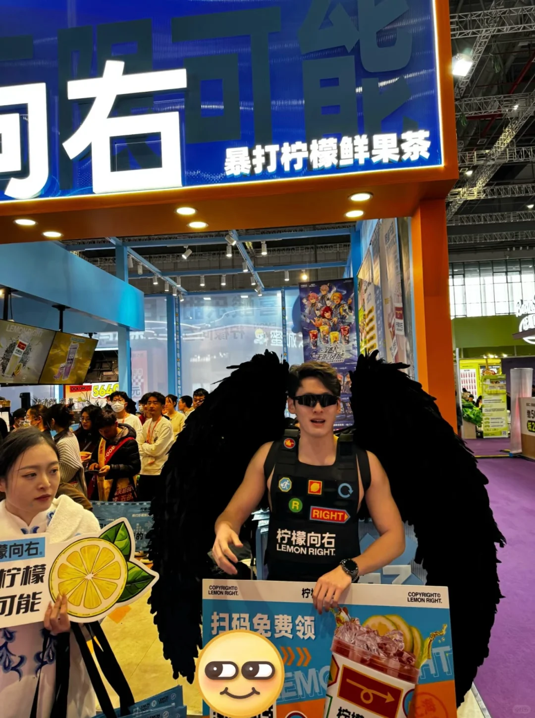 在上海展会做活动协助啦！！！