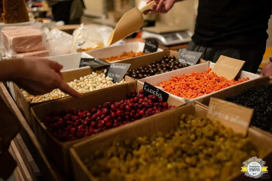 圣彼得堡《夏季博览会》?