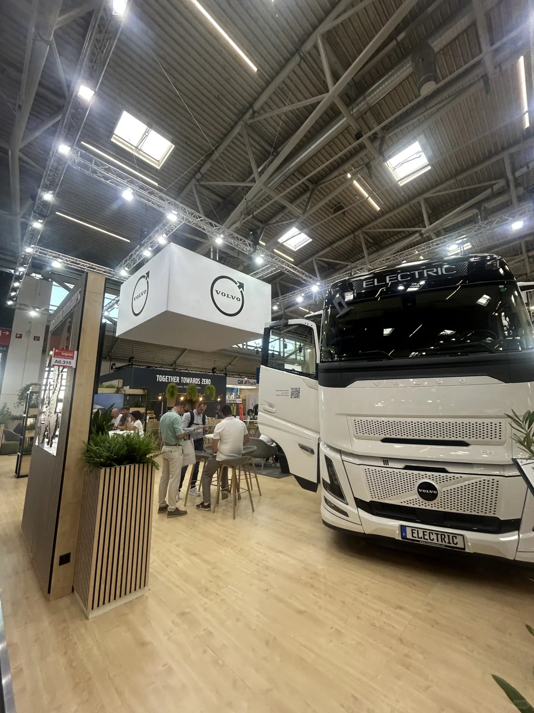 展会第二天，我居然搭讪到了行业大佬