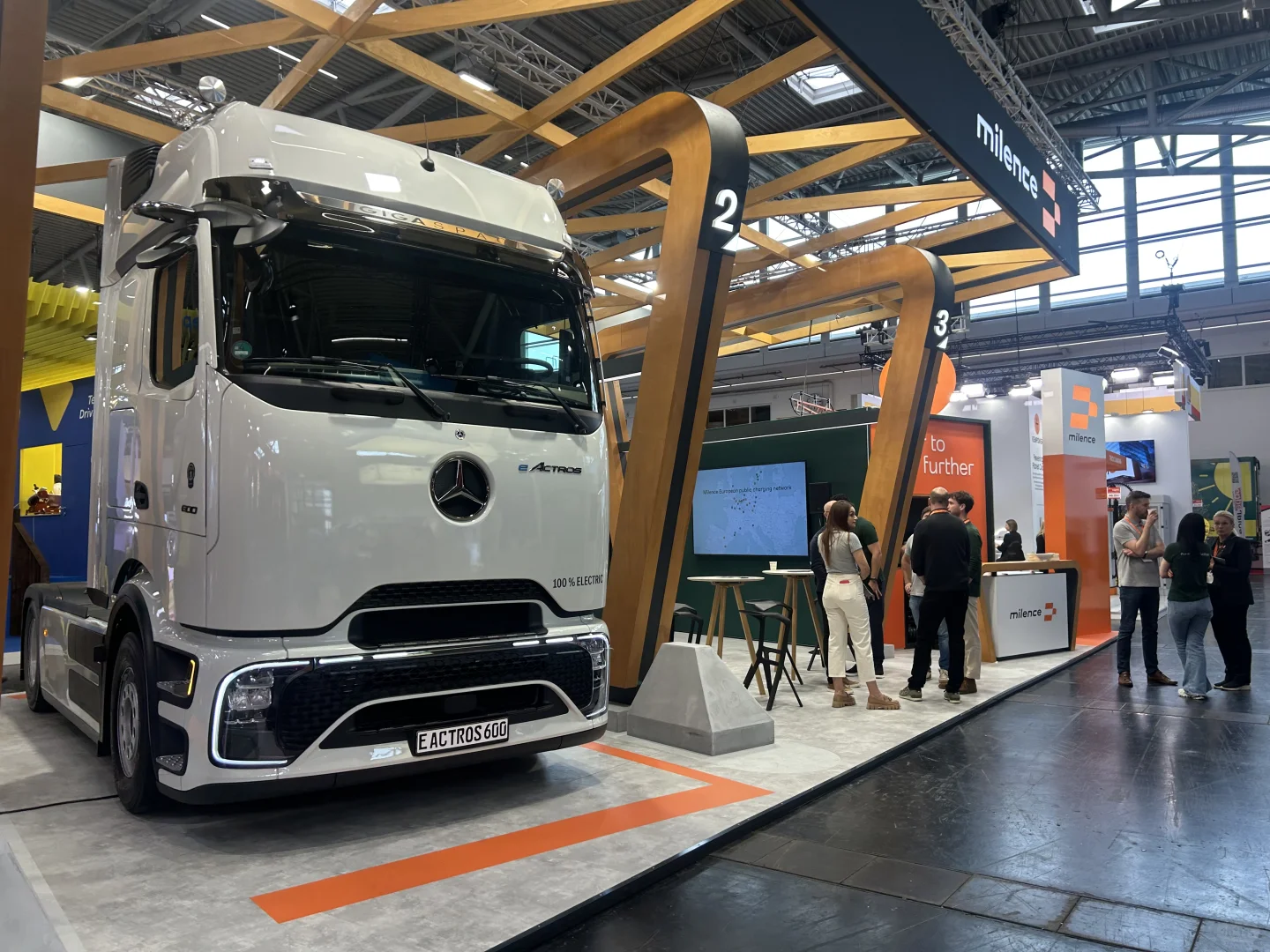 展会第二天，我居然搭讪到了行业大佬