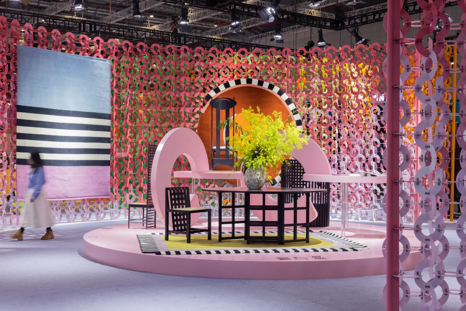 ?进博会百联展台一起来看艺术