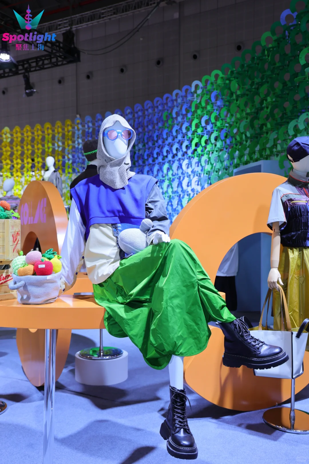 ?进博会百联展台一起来看艺术