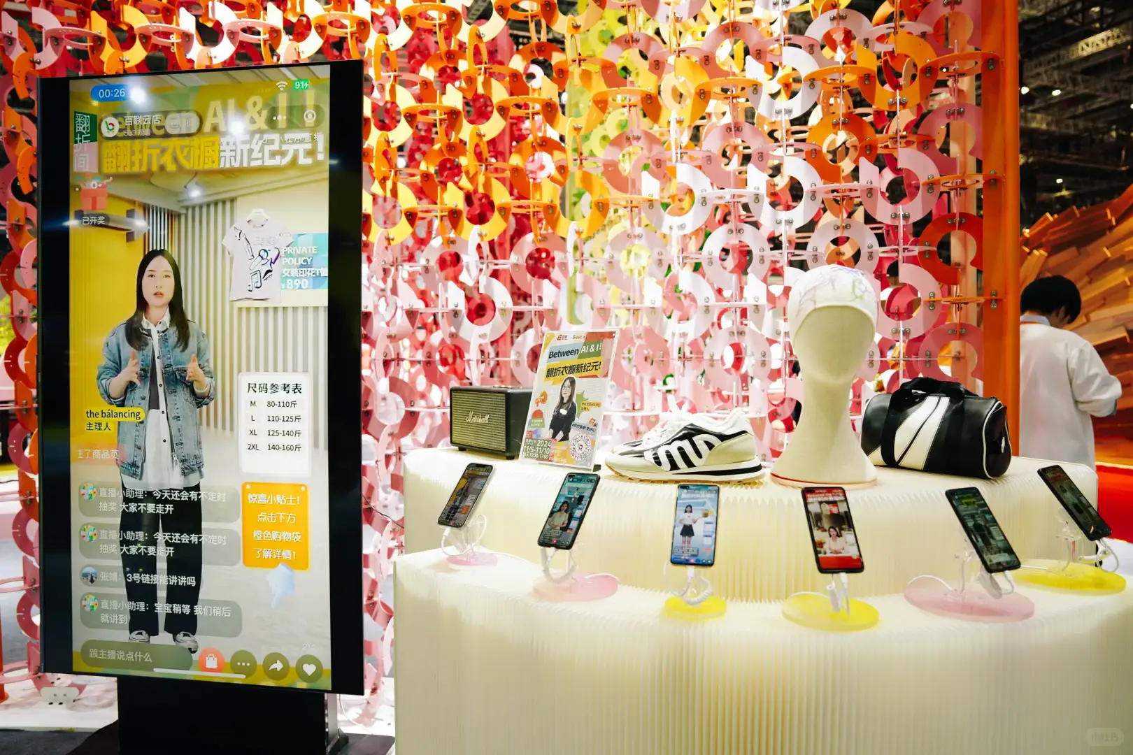 ?进博会百联展台一起来看艺术