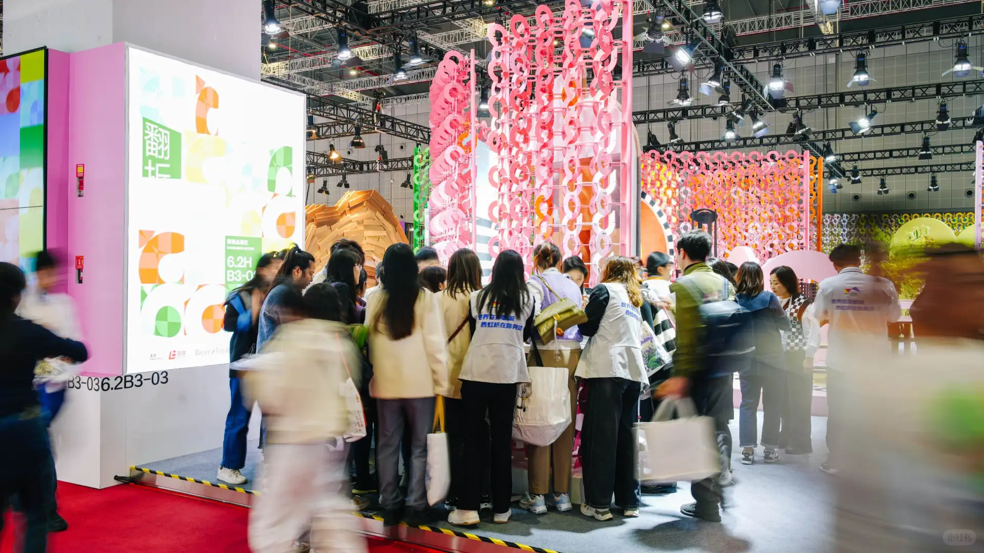 ?进博会百联展台一起来看艺术