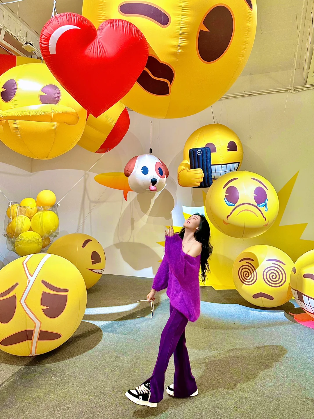 北京新展来啦?去emoji世界搞怪拍照???