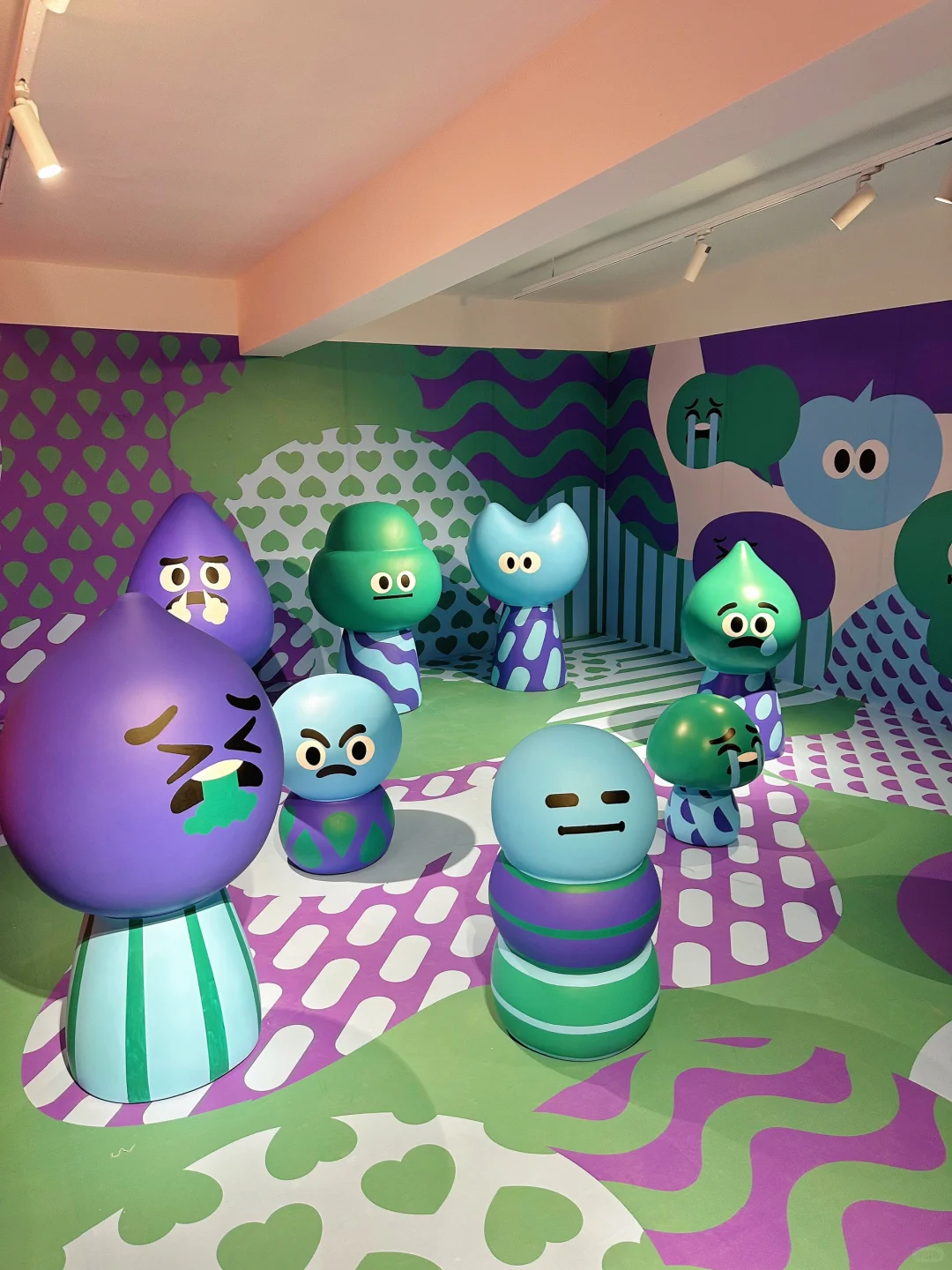 北京新展来啦?去emoji世界搞怪拍照???