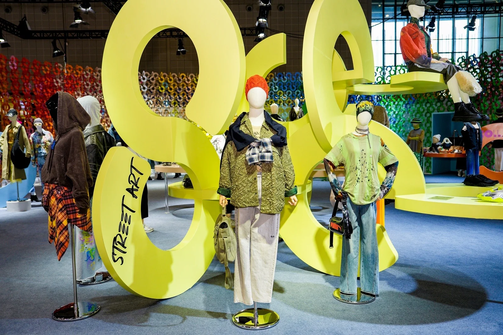 ?进博会百联展台一起来看艺术