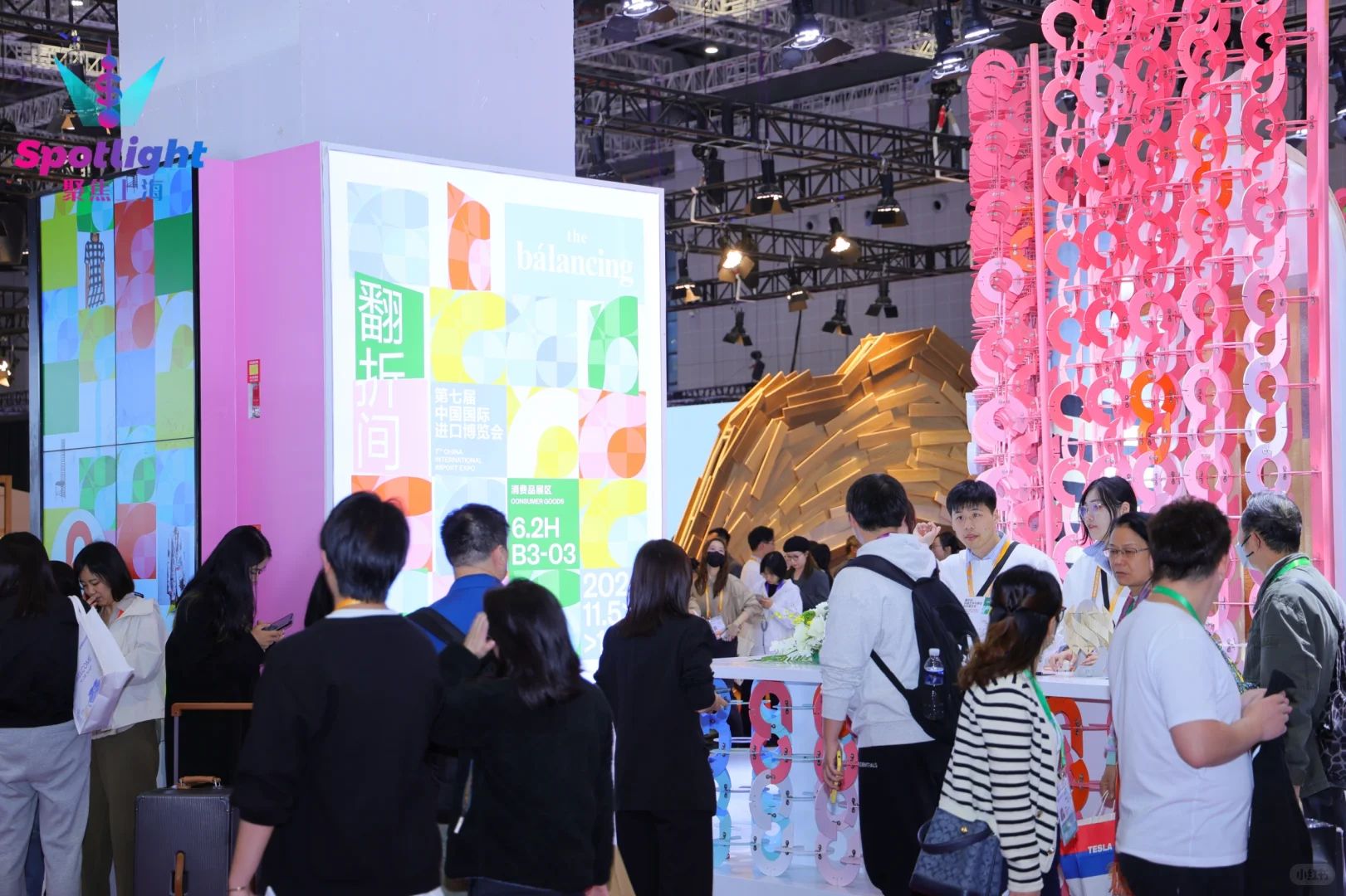 ?进博会百联展台一起来看艺术