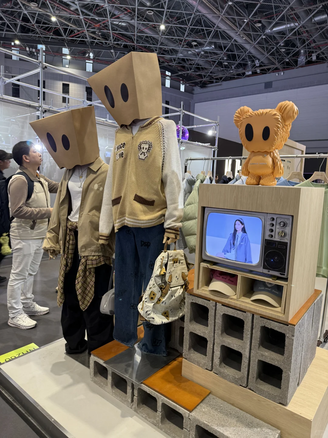 时尚传播专业学生今天逛——CHIC服博会