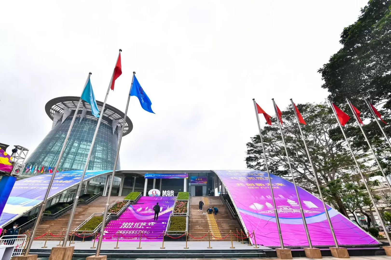 福建泉州丝绸之路博览会 地上都是led屏幕！