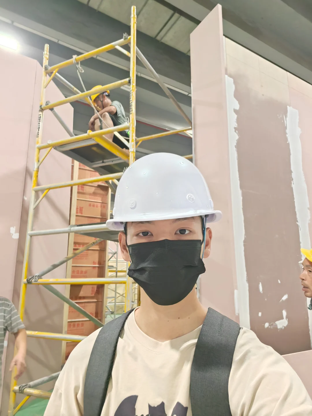 00勇闯会展领域，来会展展厅搭建现场跟建