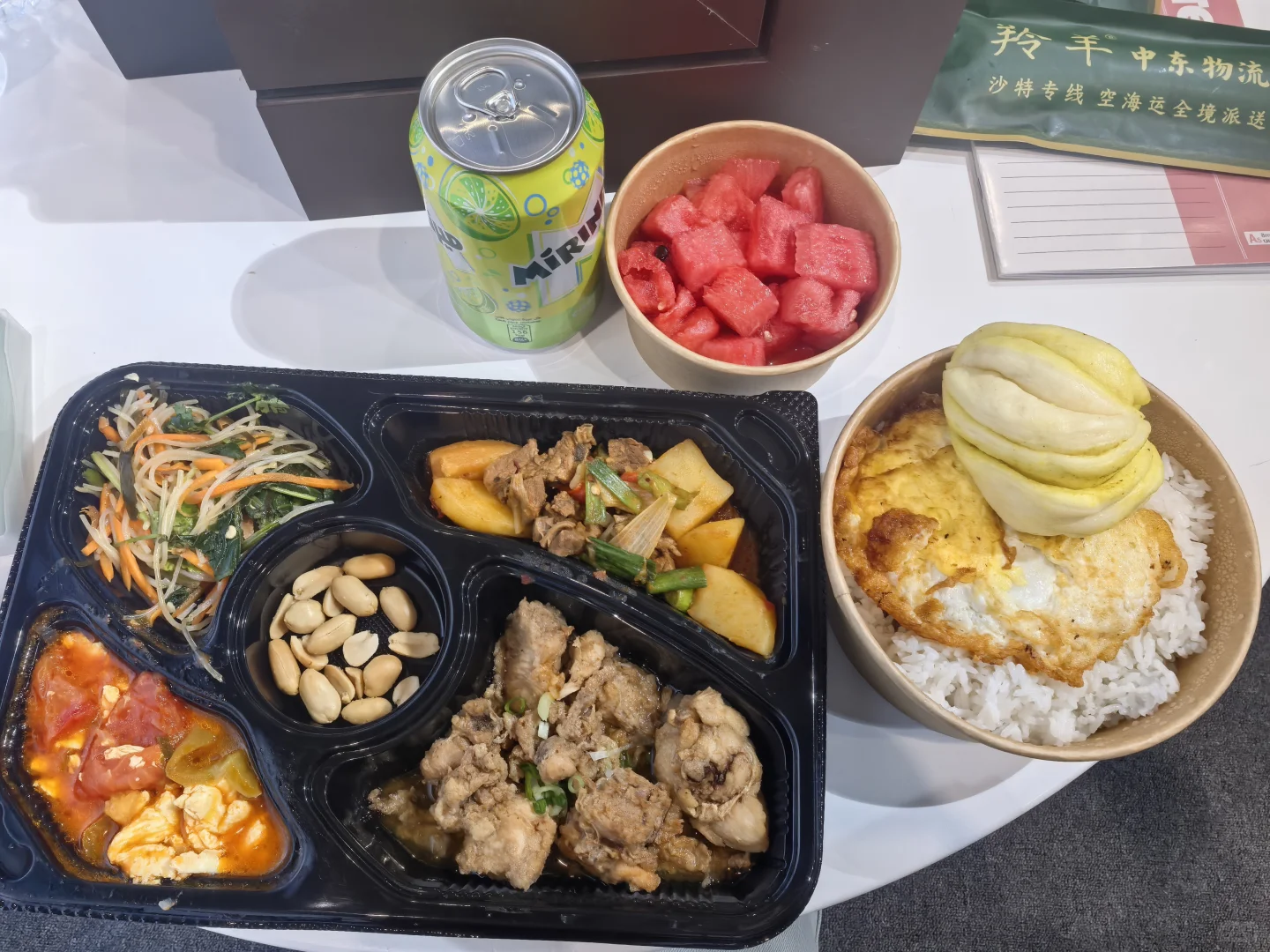 开到晚上十点的展会也是极大的考验