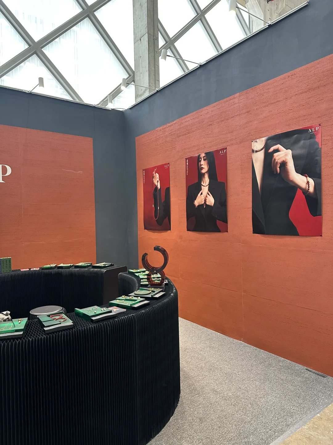 时尚脑袋必看！2025年上海时装周