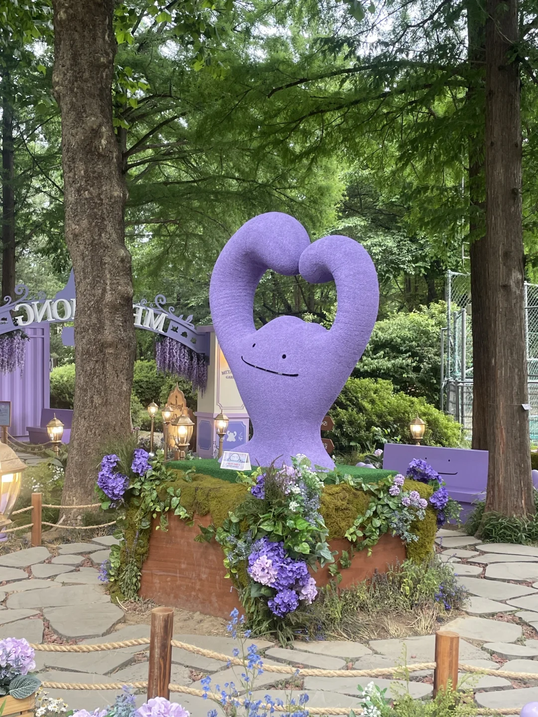 ??首尔的治愈庭院和百变怪们