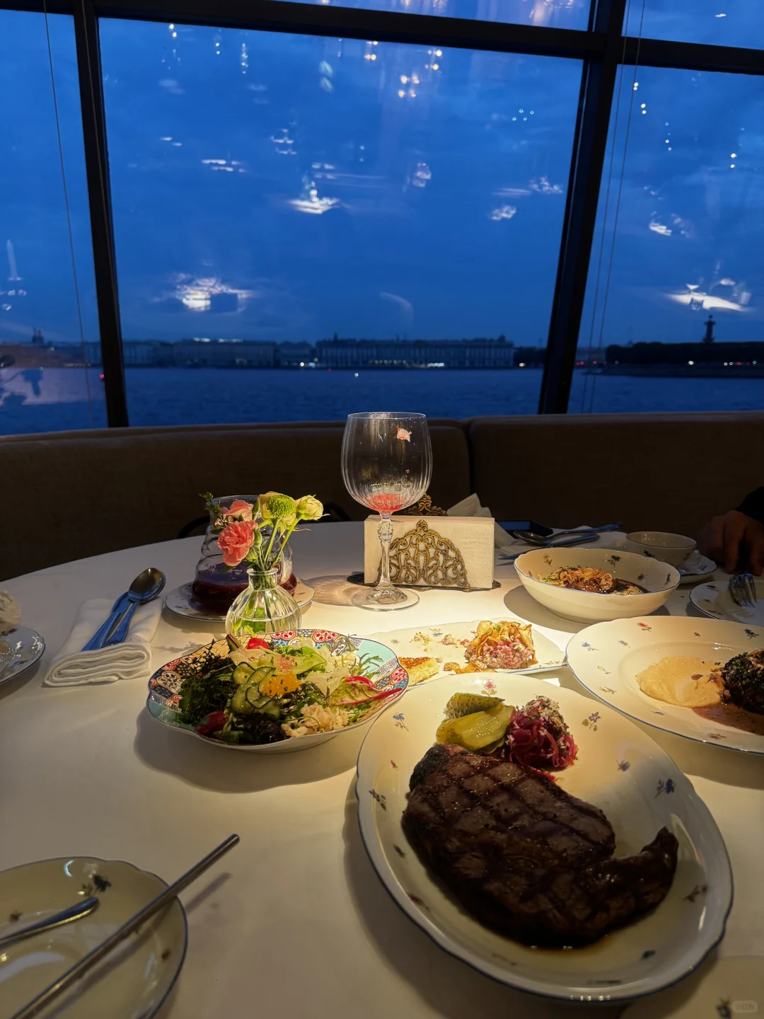 莫斯科翻译｜2点展会初遇，6点已飞彼得堡！?