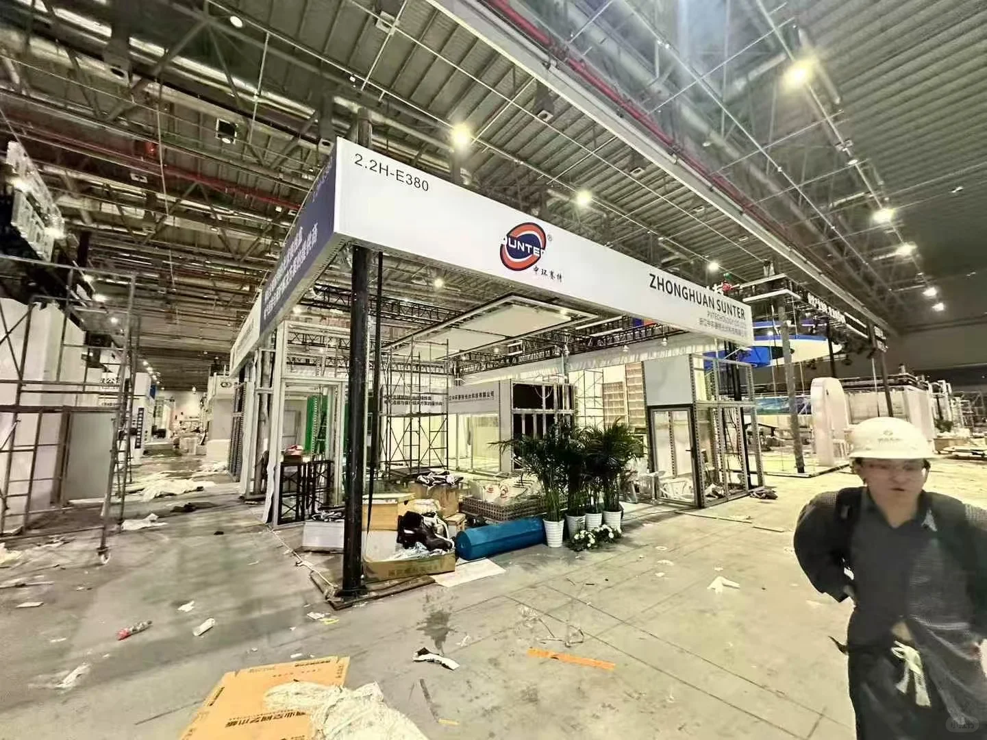 光伏展搭建接近尾声，期待开展