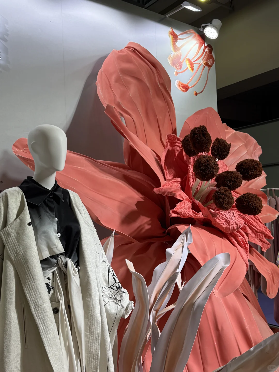 暴雨天与时装展是绝配