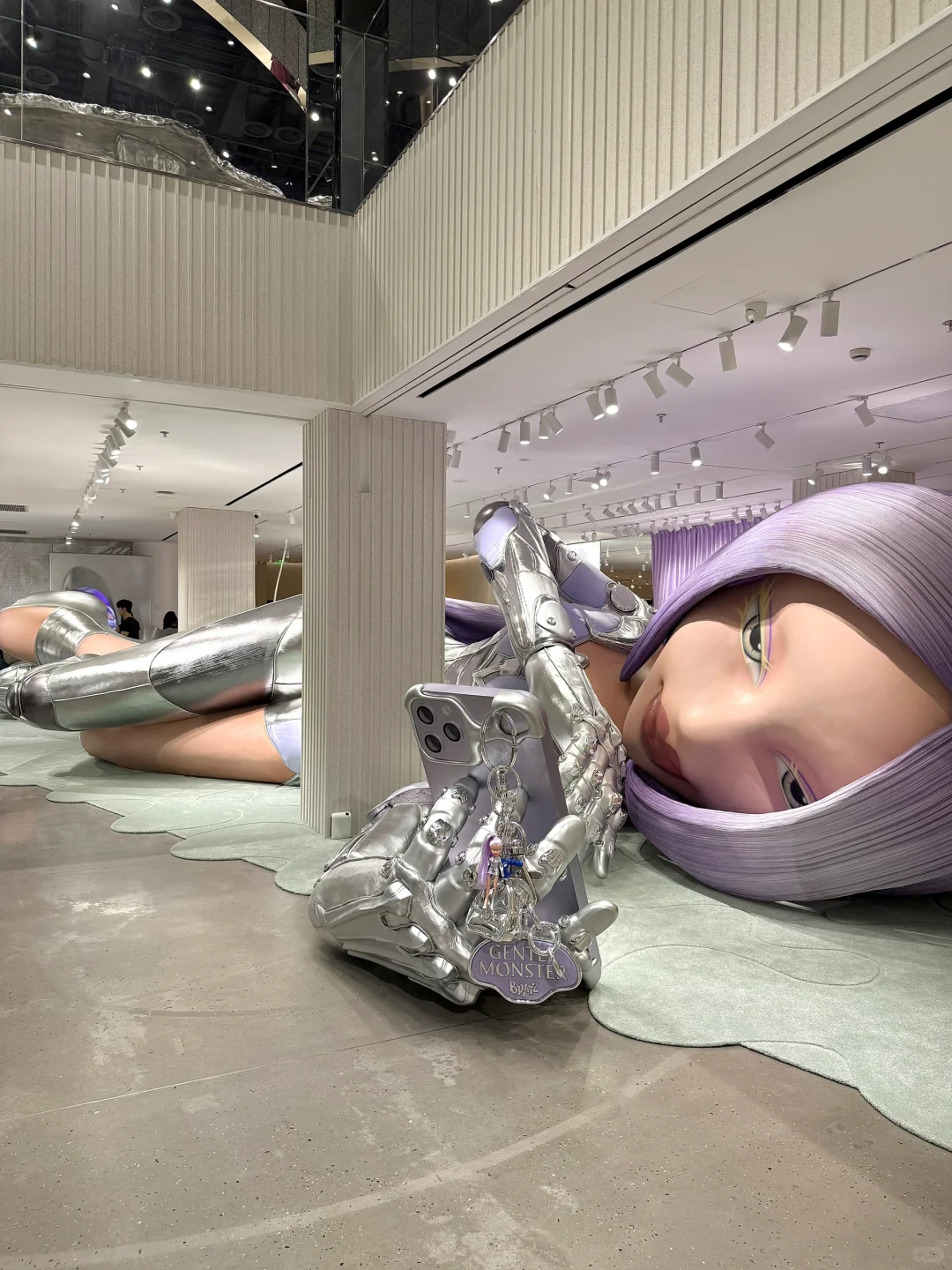 上海还是太超前了！！淮海中路！！好酷！！！