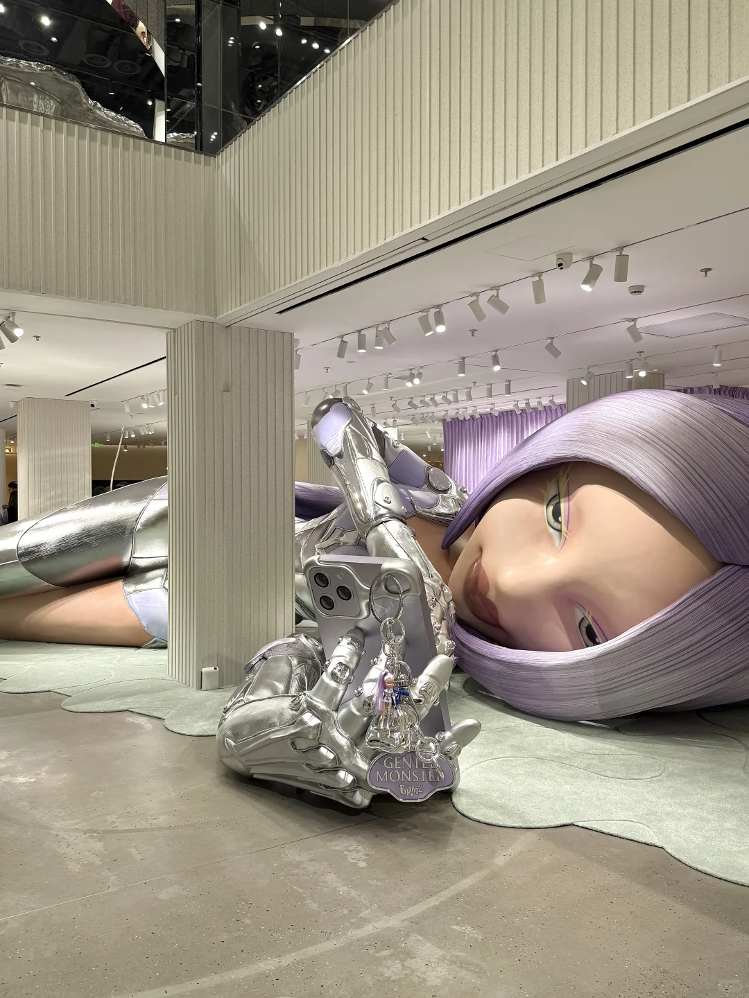 上海还是太超前了！！淮海中路！！好酷！！！