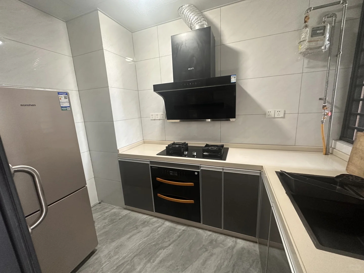 会展嘉园三区1号楼两房出租