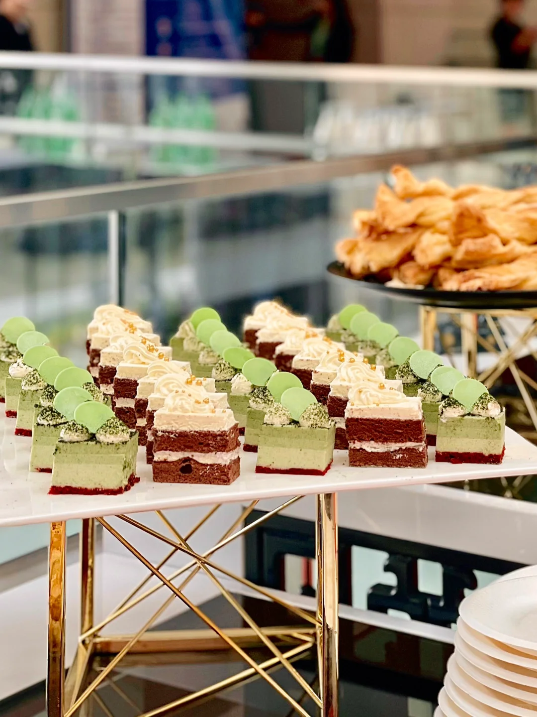 重生会展打工人之我在会展做茶歇?