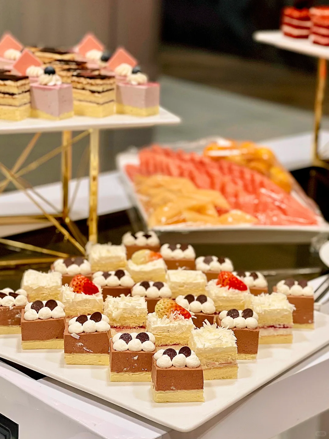 重生会展打工人之我在会展做茶歇?