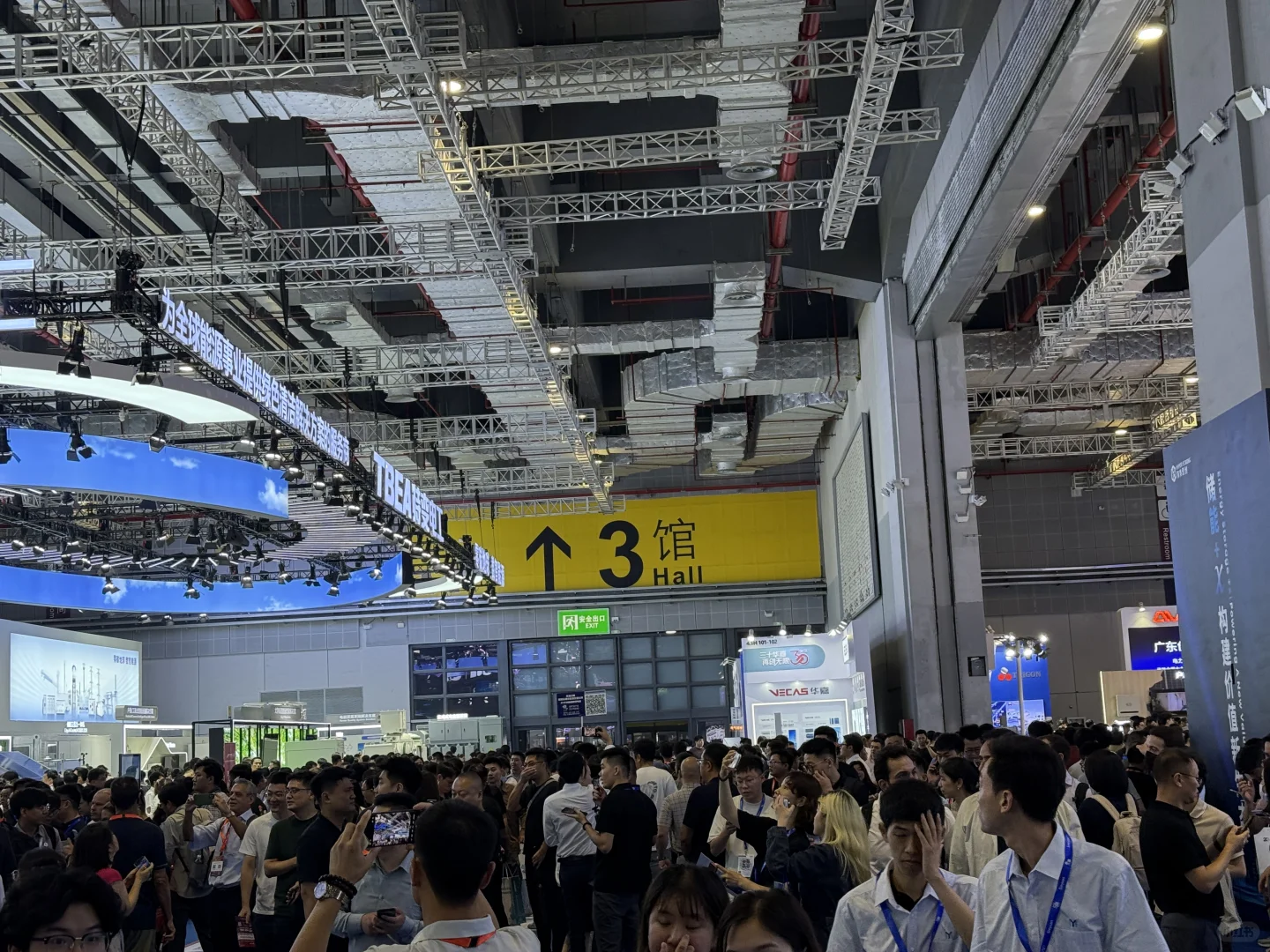 SENC 现场人山人海?