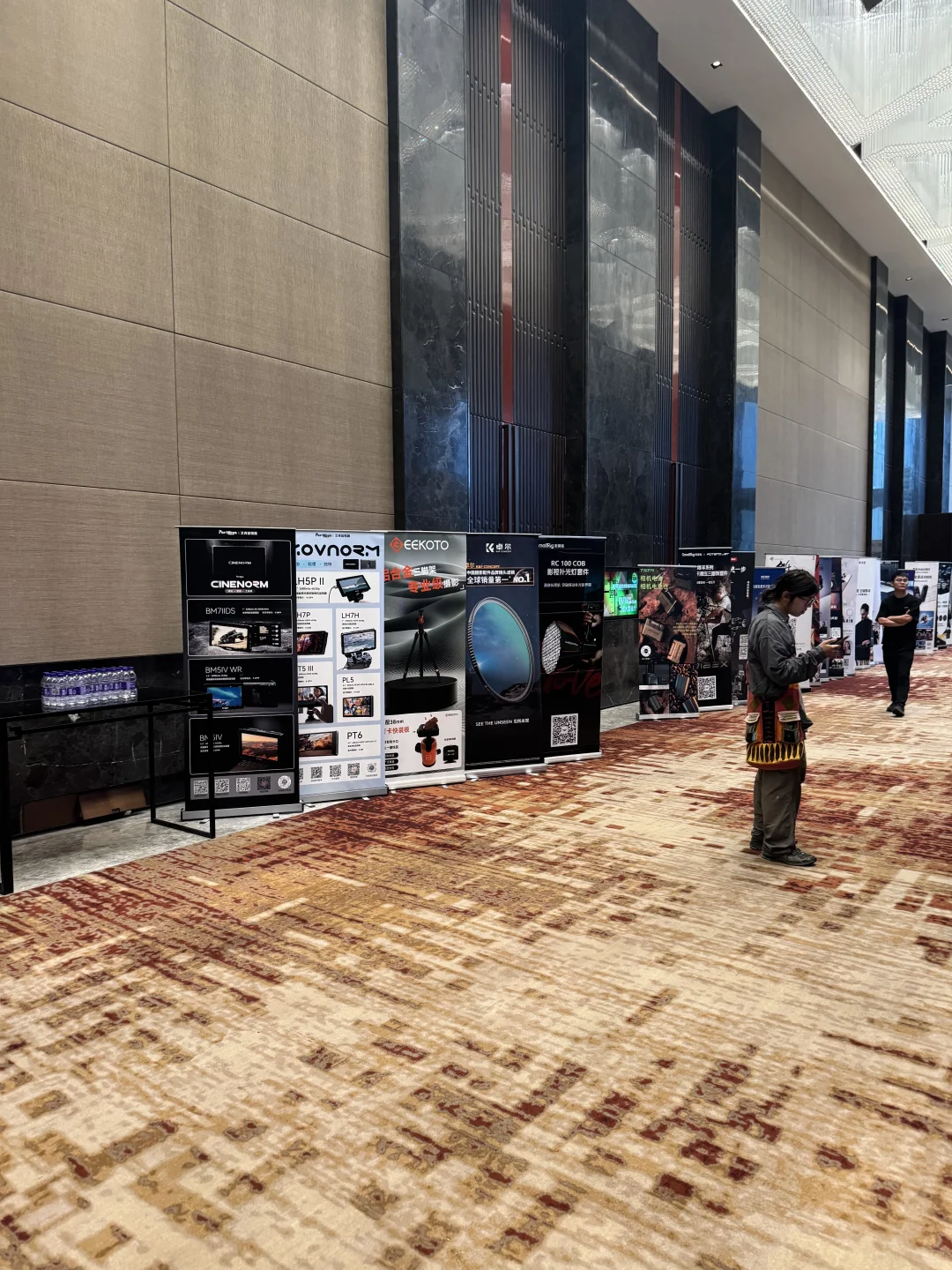 来看第十届全国先进摄像器材巡展