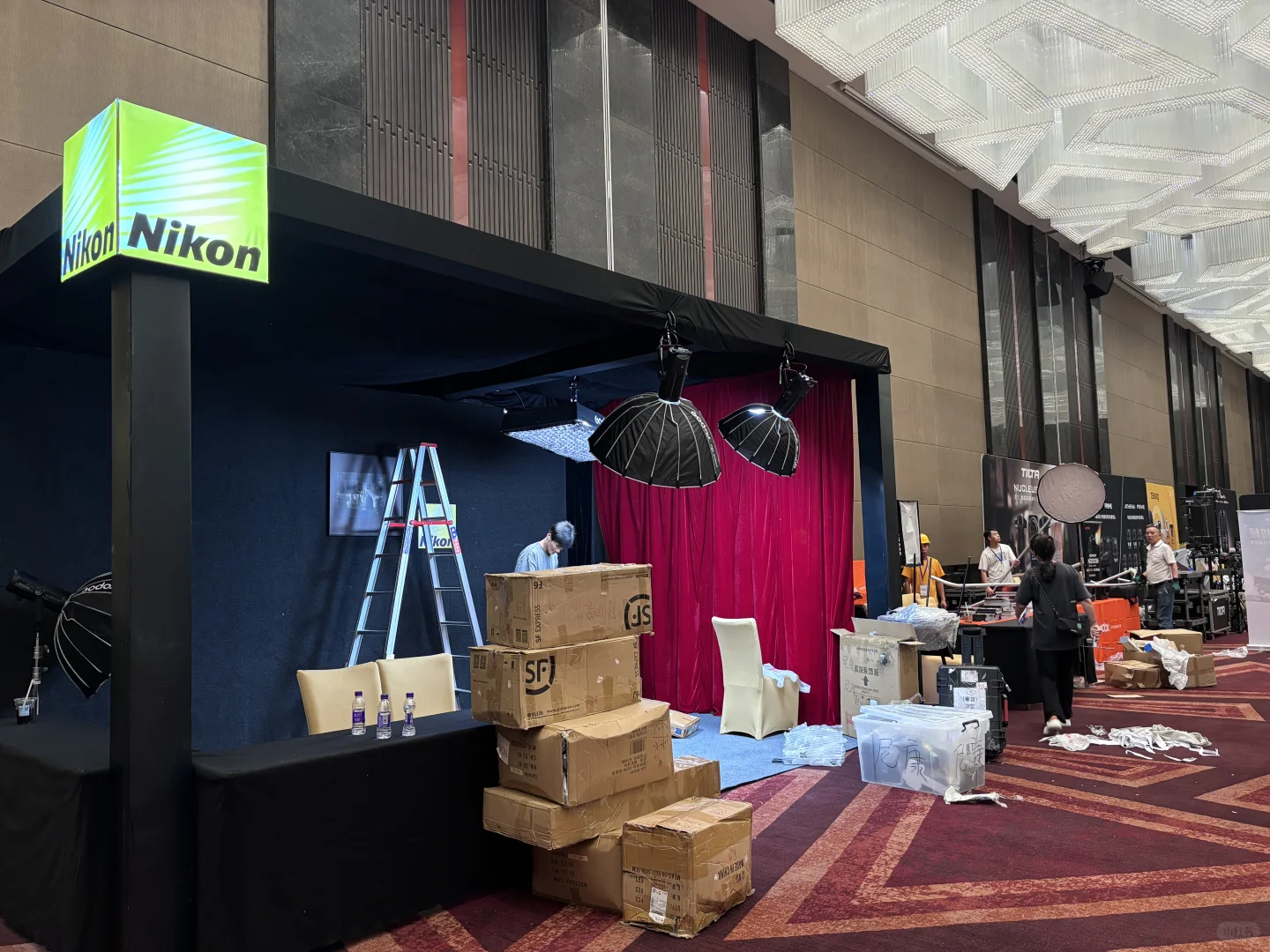 展会上的摄影摄像真的太好看了～