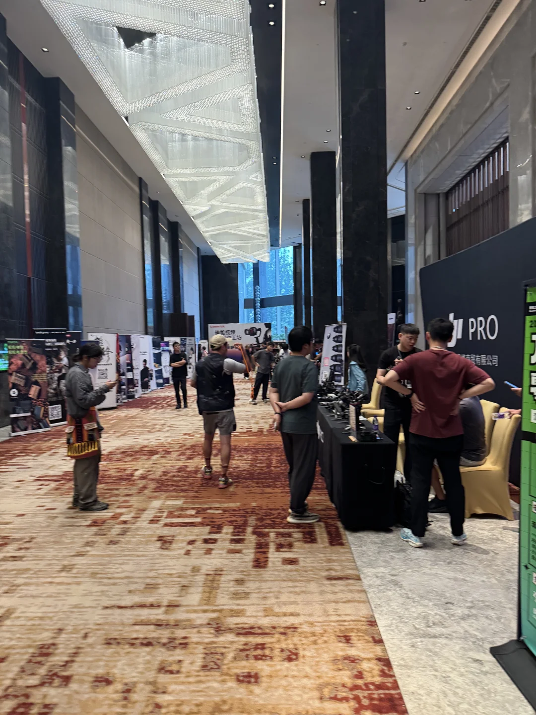 来看第十届全国先进摄像器材巡展