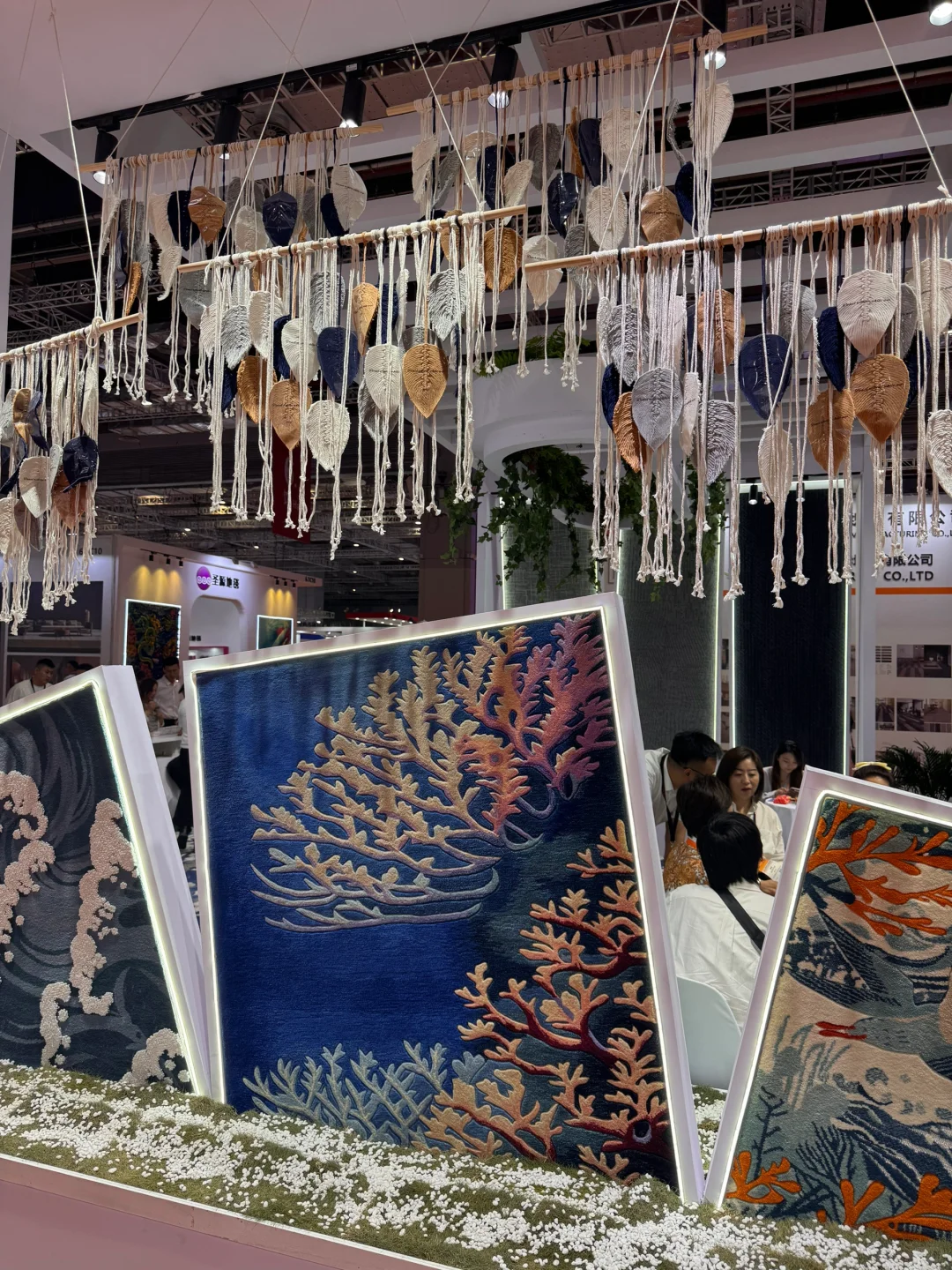 上海domotex地材展｜超美花型地毯，太治愈了