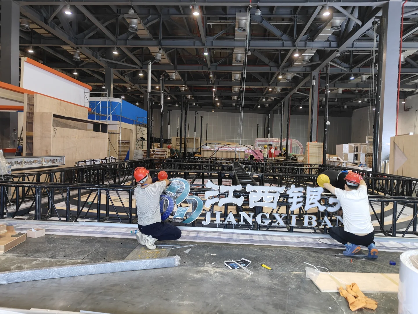 truss架，木构，灯箱，LED在展会中的融合