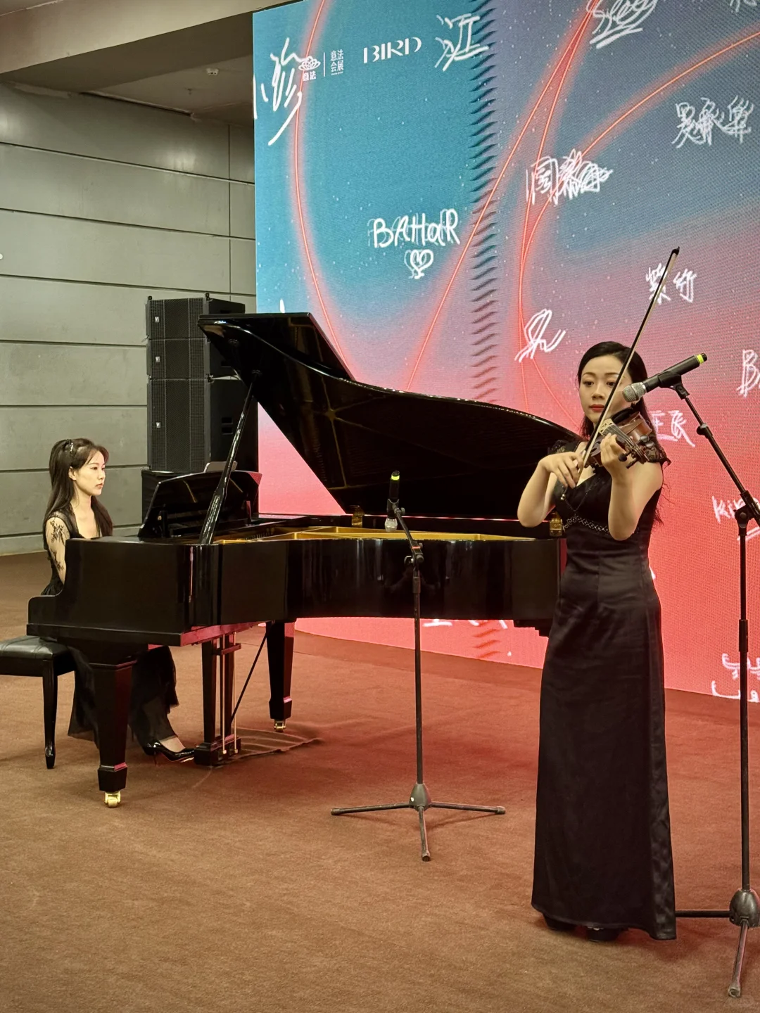 来大湾区国际女装展览会当时尚体验官了喂～