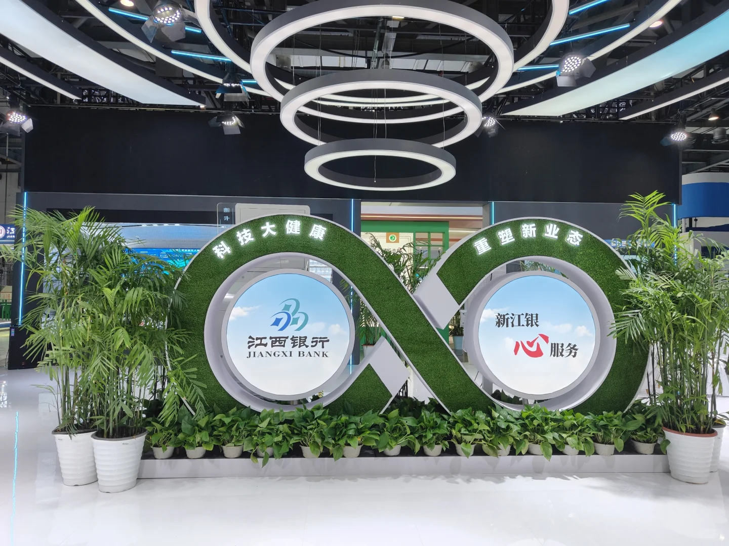 truss架，木构，灯箱，LED在展会中的融合