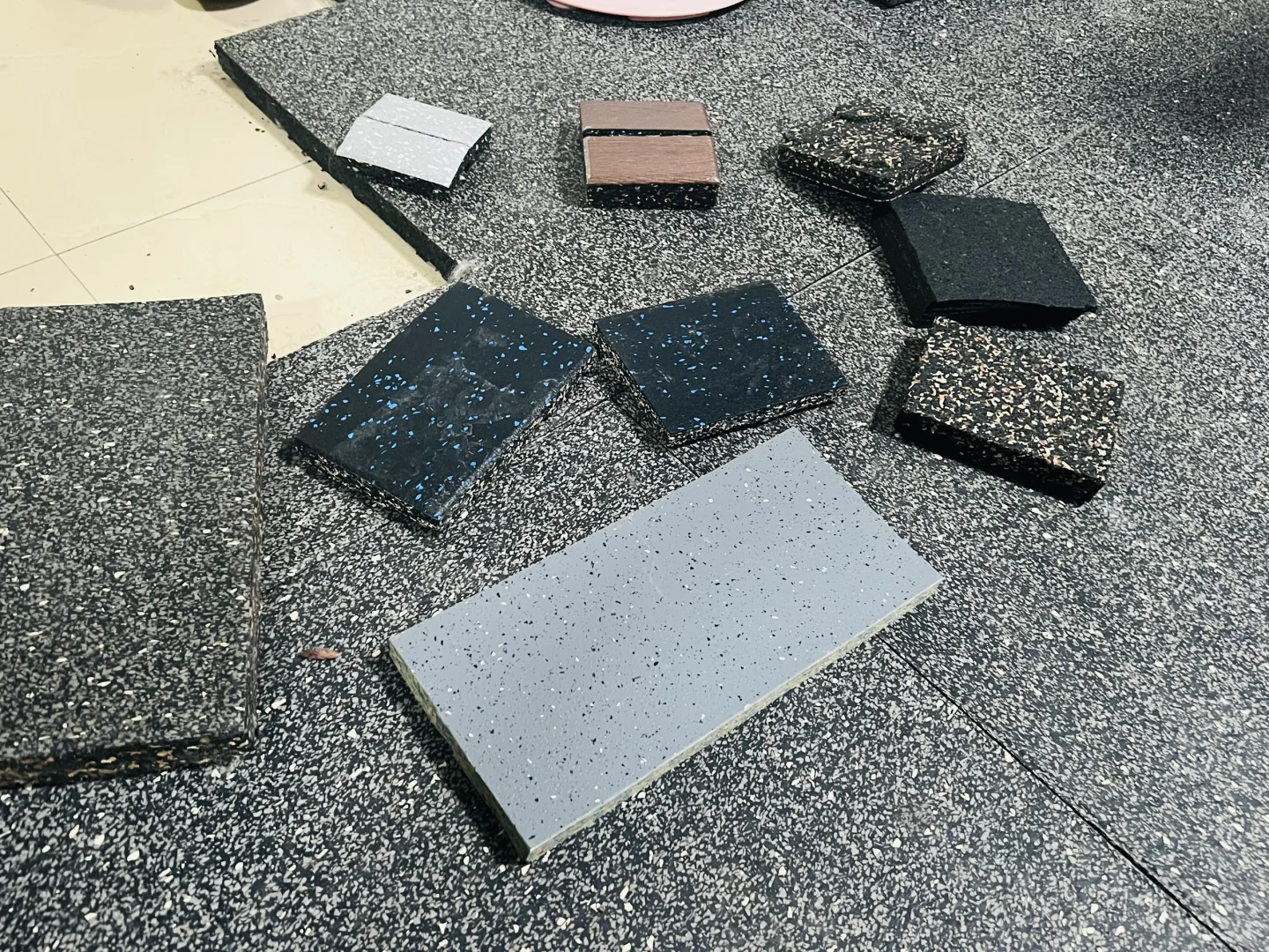 分享我第2次买健身房地胶垫，避免踩坑?