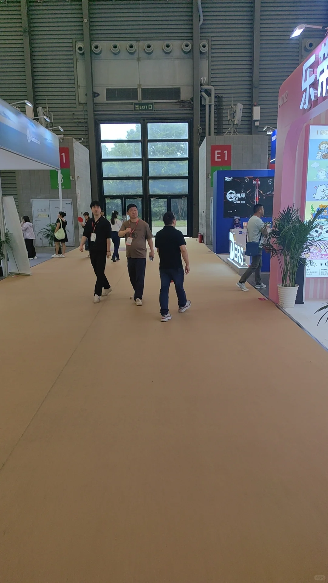 又来展会找客户了