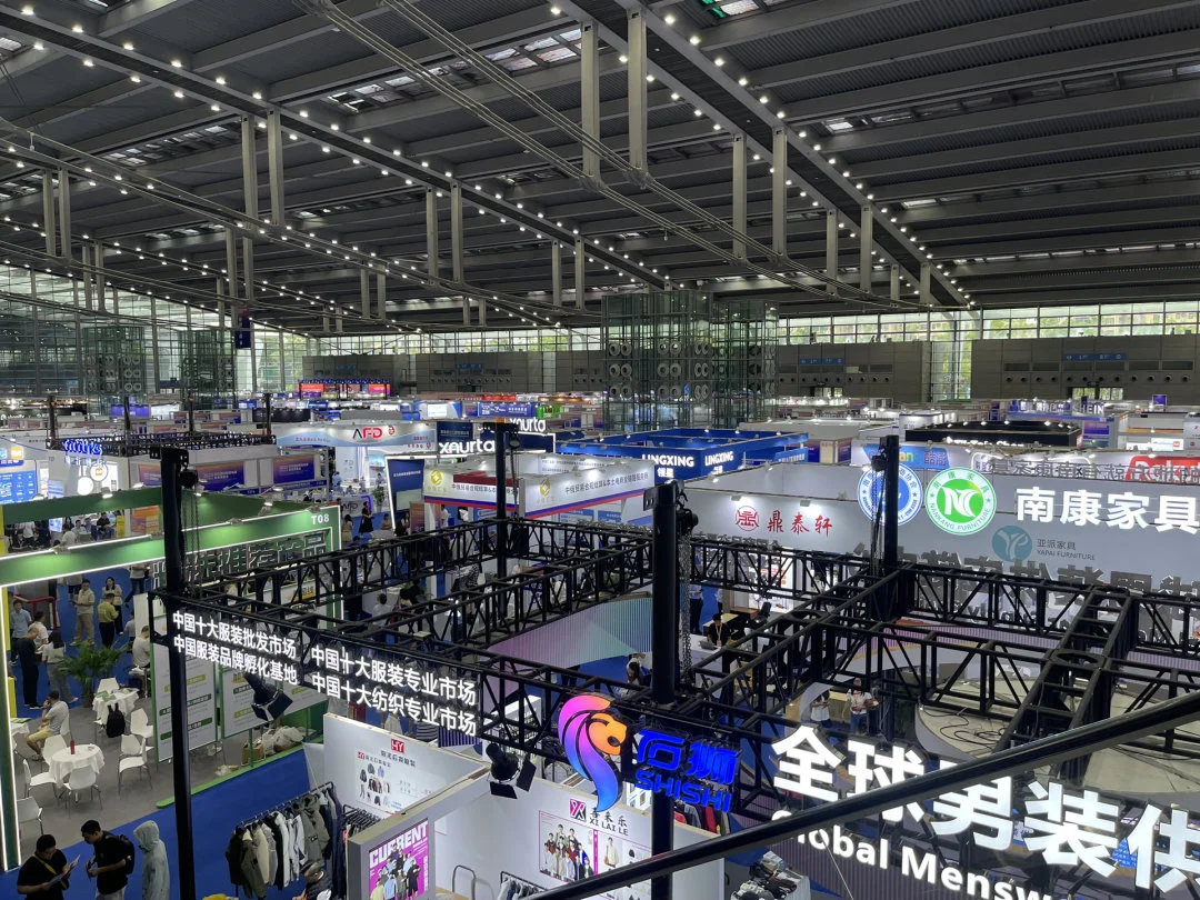 OMG，今天的展会现场也太热闹了！✨