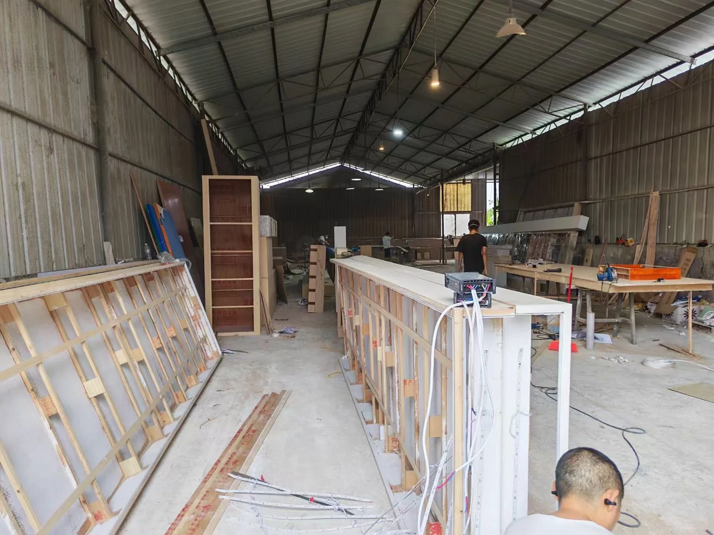 现在的展览工厂都忙不过来了吧