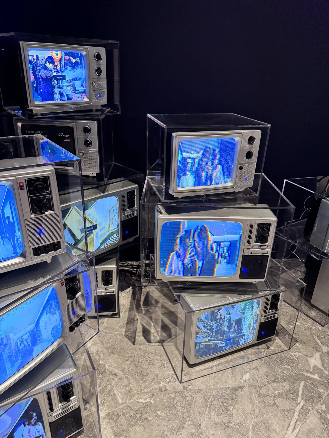 来参加小红书的数码展啦