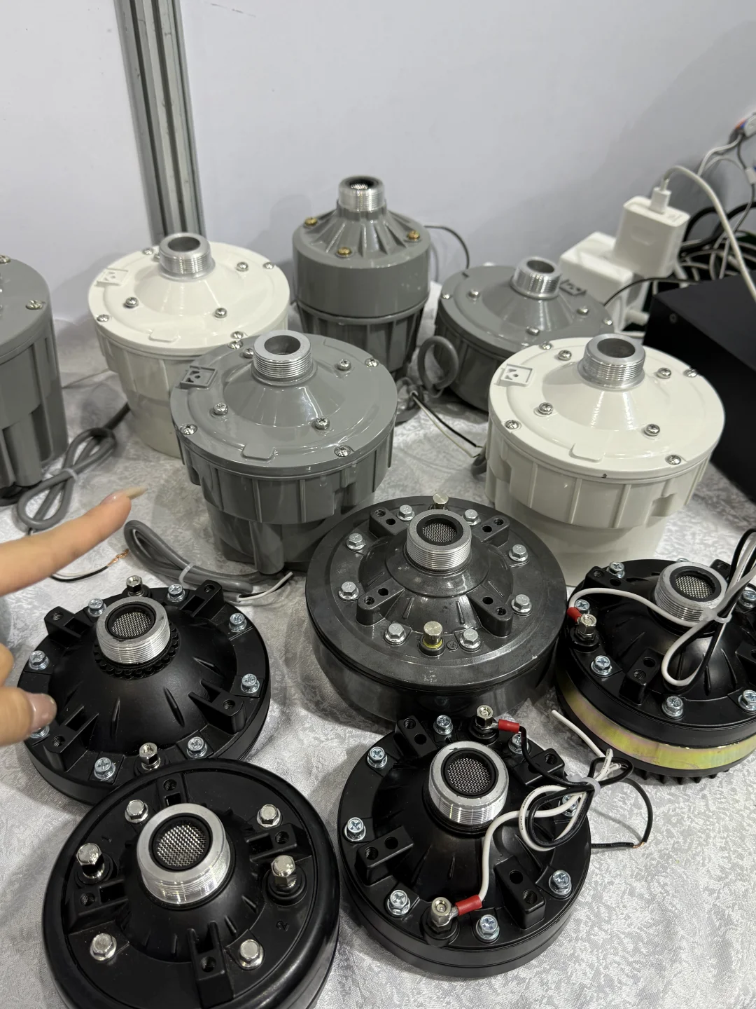 02女大三天半怒赚1.5k+?广交会展位翻译